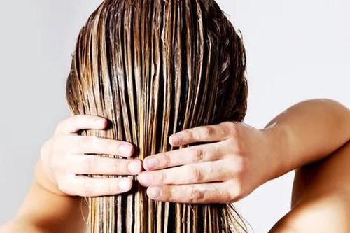 5 cách phục hồi tóc hư tổn trong thời tiết hanh khô