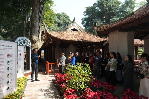 Bia đá Văn Miếu Quốc Tử Giám kể chuyện đào tạo và sử dụng nhân tài