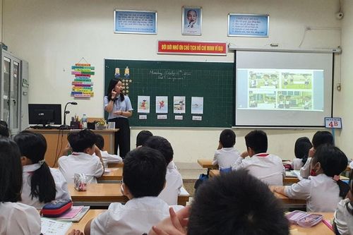 Đưa tiếng Anh thành ngôn ngữ thứ 2 trong trường học: Giải pháp từ địa phương