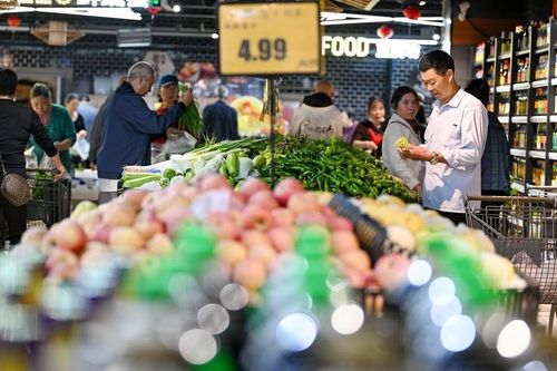 Trung Quốc tăng lương tối thiểu để kích thích tiêu dùng