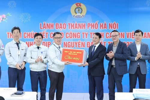 Phó Chủ tịch HĐND TP Hà Nội Phạm Quí Tiên chúc Tết tại huyện Đông Anh