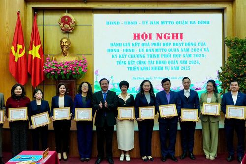 Khen thưởng 29 tập thể, cá nhân có thành tích xuất sắc năm 2024