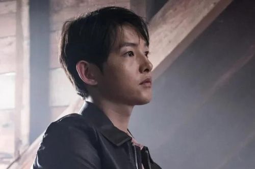Song Joong Ki bị tố thiếu tôn trọng vợ và 'nước mắt cá sấu'
