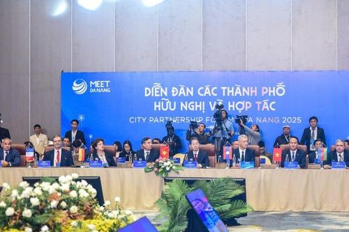 Khai mạc phiên chính thức Diễn đàn các thành phố Hữu nghị và Hợp tác-Đà Nẵng 2025