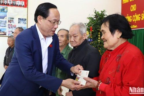 Phó Chủ tịch Quốc hội Trần Quang Phương thăm, chúc Tết tại tỉnh Đắk Nông