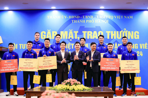 'Bầu' Hiển thưởng lớn cầu thủ Hà Nội FC và Công an Hà Nội FC thi đấu ASEAN Cup 2024