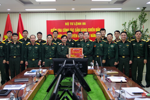 Bộ tư lệnh 86 kiểm tra, chúc Tết tại Trung tâm 386