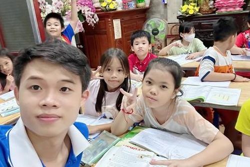Đảng viên trẻ xuất sắc, chinh phục học tập, nghiên cứu khoa học và phong trào Đoàn – Hội