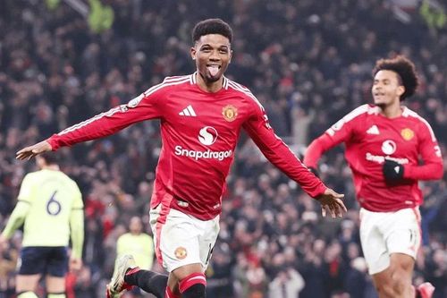 Amad Diallo ghi hat-trick trong 12 phút cuối giải cứu Man.United