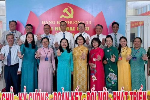 Tập trung xây dựng Đảng bộ phường trong sạch, vững mạnh