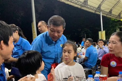 Người nghèo, công nhân lao động khó khăn vui đón tết