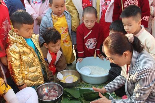 Học sinh Điện Biên hào hứng với không khí Tết cổ truyền tại trường học