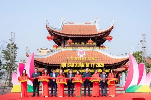 Hơn 400 đầu báo, ấn phẩm được trưng bày tại Hội báo Xuân Hà Tĩnh