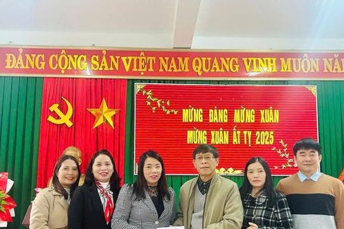 Tiếp tục hành trình mang yêu thương đến với thầy cô vùng khó Quảng Bình
