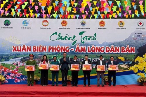 Quảng Bình: Nhiều hoạt động trong Chương trình 'Xuân Biên phòng ấm lòng dân bản' trên biên giới Thượng Trạch