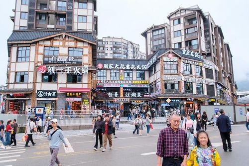 Dân số Trung Quốc giảm năm thứ ba liên tiếp, gây lo ngại về tăng trưởng kinh tế