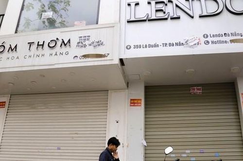 Phố thời trang Đà Nẵng 'cửa đóng then cài' giữa mùa làm ăn dịp Tết