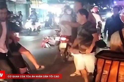 Nam thanh niên bị đuổi đánh sau va chạm giao thông