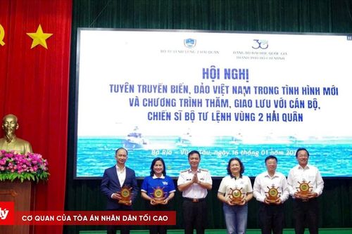 Đoàn đại biểu Đại học Quốc gia TP.HCM thăm, giao lưu tại Vùng 2 Hải quân