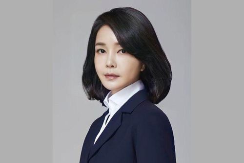 Nguy cơ bị thu bằng tiến sĩ và những lùm xùm học vấn của phu nhân tổng thống Hàn Quốc