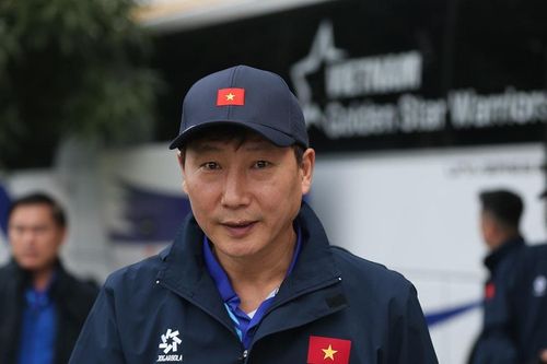 HLV Kim Sang - sik trở lại Việt Nam, nhận nhiều tin vui; Hai Long gia hạn hợp đồng với Hà Nội FC
