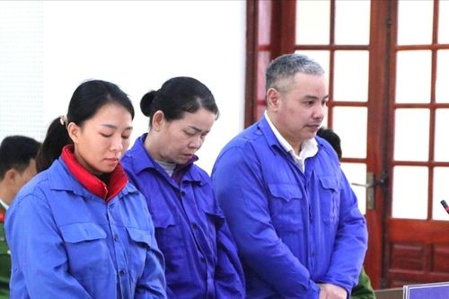 Cô gái vào tù vì mua hộ ma túy