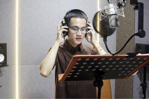 Độc đáo xem phim bằng... tai