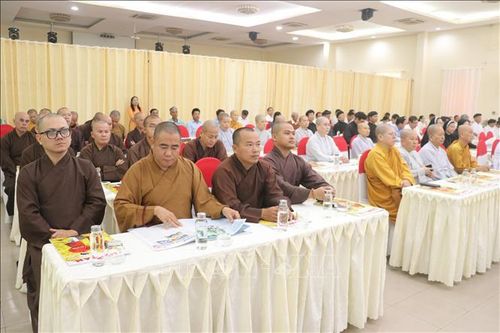 Các chức sắc tôn giáo, kiều bào tích cực góp sức xây dựng quê hương