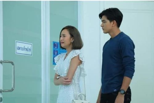 Trong ngày kỷ niệm 1 năm cưới với người chồng giàu có, tôi gọi cho chồng cũ và nhận được 200 triệu
