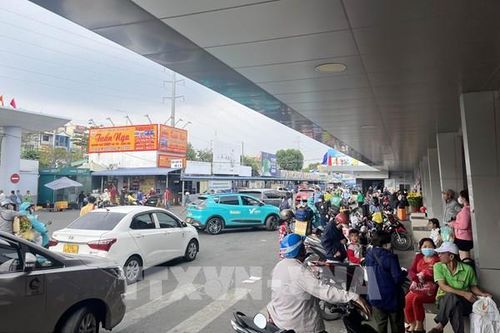Hơn 93.000 lượt khách mỗi ngày qua các bến xe Tp. Hồ Chí Minh dịp Tết Nguyên đán