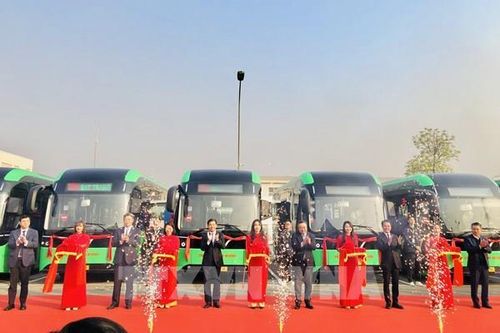 Hà Nội đưa 3 tuyến buýt điện số 05, 39 và 47 vào hoạt động