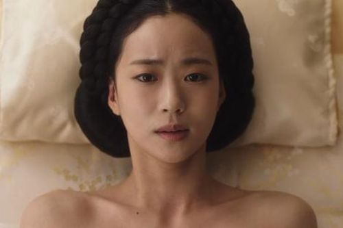 Nữ diễn viên phim 18+ sở hữu nhan sắc kiều diễm khiến khán giả 'bỏng mắt'