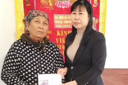 Trao học bổng Mottainai cho con của nữ nạn nhân tử vong trong đám cháy quán cà phê ở Hà Nội