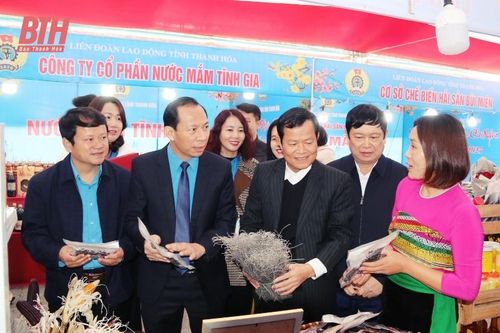 Khai mạc chương trình 'Ngày hội công nhân - Phiên chợ nghĩa tình' Xuân Ất Tỵ 2025
