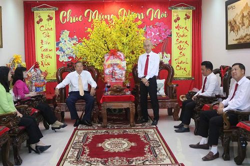 Thường trực Tỉnh ủy thăm, chúc Tết tại TP. Long Xuyên