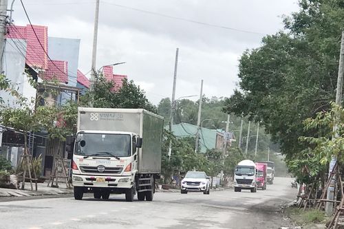 Đường ĐH2 xuống cấp, tai nạn giao thông rình rập