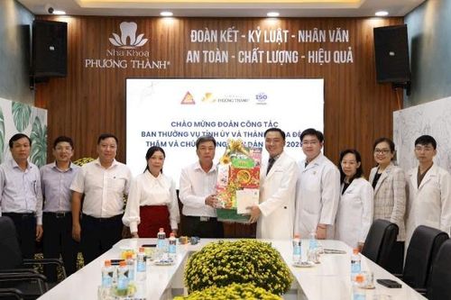 Đoàn công tác của tỉnh thăm, chúc Tết các cơ sở y tế và cơ sở sản xuất, kinh doanh tại TP Sa Đéc