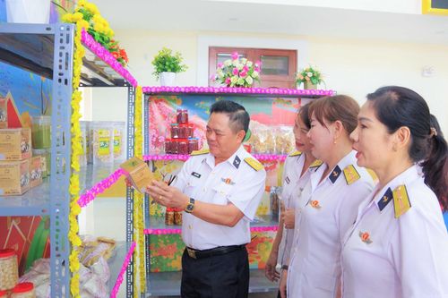 Học viện Hải quân tổ chức 'Gian hàng 0 đồng'