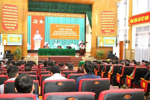 Giao ban, trao đổi nghiệp vụ công tác xây dựng Đảng của Thường trực Huyện ủy Than Uyên với bí thư các chi bộ bản, khu dân cư năm 2024