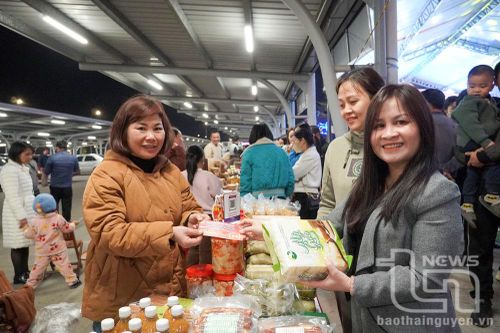 Mang Xuân ấm đến với đoàn viên, người lao động
