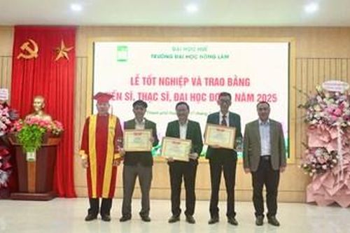 Trường Đại học Nông lâm, Đại học Huế trao bằng tiến sĩ, thạc sĩ, đại học
