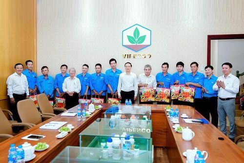 Lãnh đạo Vinachem thăm và chúc Tết các doanh nghiệp khu vực phía Nam