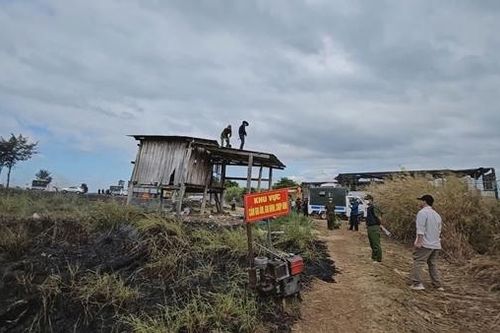 Bài học từ việc vận động người dân tự nguyện trả lại đất rừng lấn chiếm