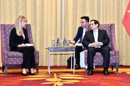Thủ tướng khuyến khích tập đoàn hàng không quốc gia Ba Lan mở lại đường bay tới Việt Nam