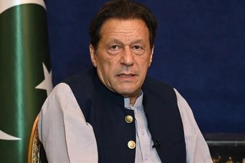 Vợ chồng cựu Thủ tướng Pakistan bị bỏ tù vì tội tham nhũng