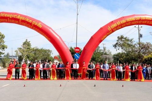 Khai trương cặp cửa khẩu quốc tế đường bộ - đường sông Thường Phước (Đồng Tháp) - Kaoh Roka (Campuchia)