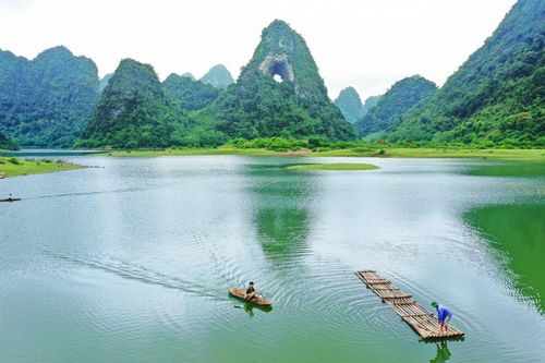 Tập trung phát triển du lịch - dịch vụ bền vững