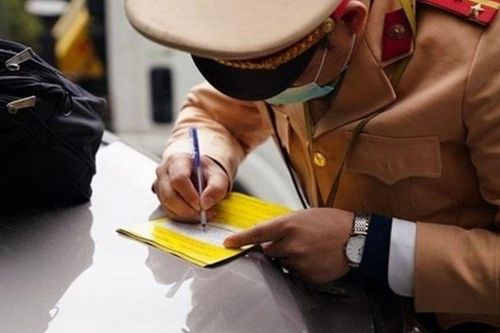 Lái xe ô tô lưu thông trên đường mà mang theo thứ này, chắc chắn bị xử phạt, cao nhất 20 triệu đồng