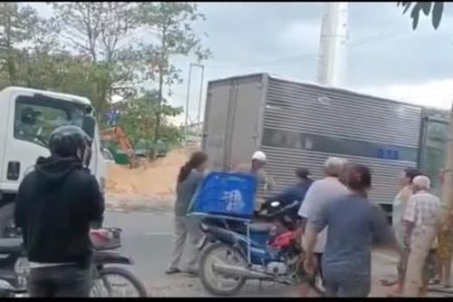 Điều tra vụ nhóm người đập phá xe tải, đánh hội đồng phụ xe tại huyện Hóc Môn