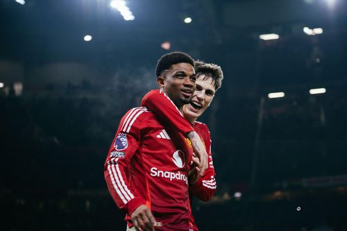 Sao trẻ lập hattrick trong 12 phút, Man Utd thắng ngược đội cuối bảng